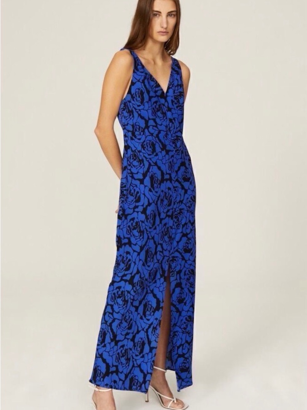 Saunders Sleeveless Royal Blue Floral Maxi Dress with V-Neck